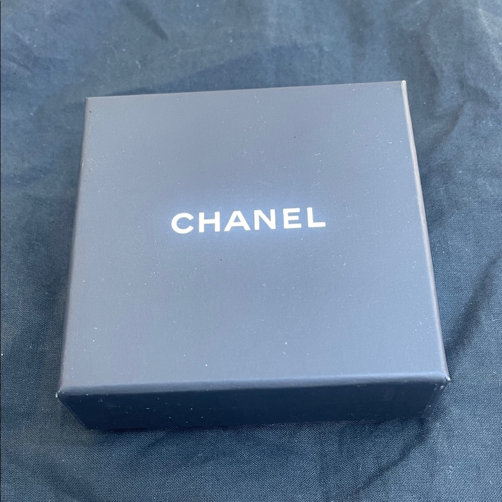 CHANEL Peace Symbol Brooch - Silver, Blue, and Purple - Picture 4 of 4